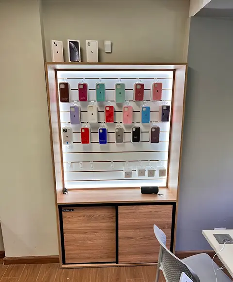 Exhibidor LED con Espacio de Guardado